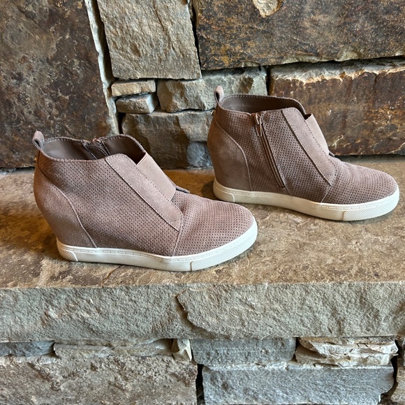 Steve Madden sneaker boots - Picture 2 of 6